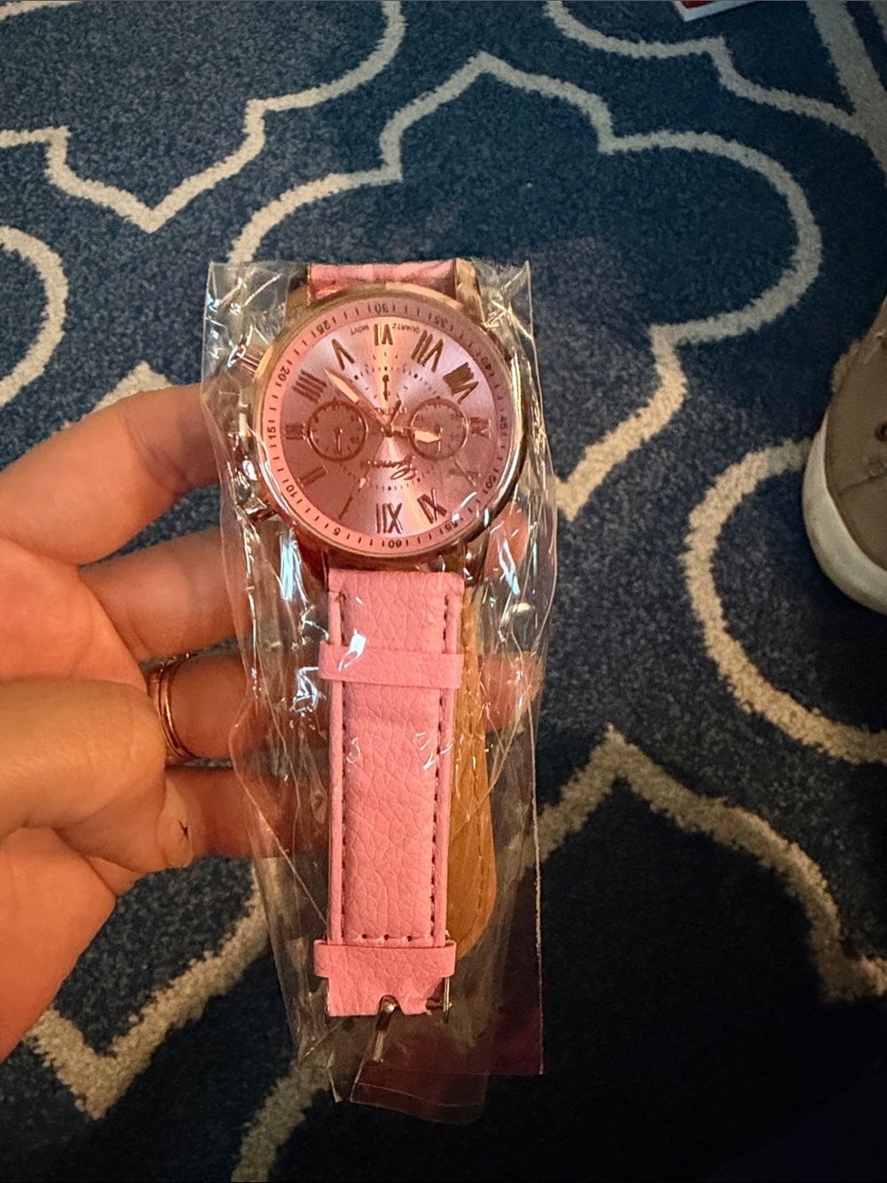 Women's Pink Fashion Watch - Sleek Casual Timepiece